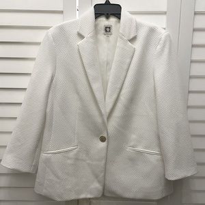 Anne Klein • Large • White One Button Jacket